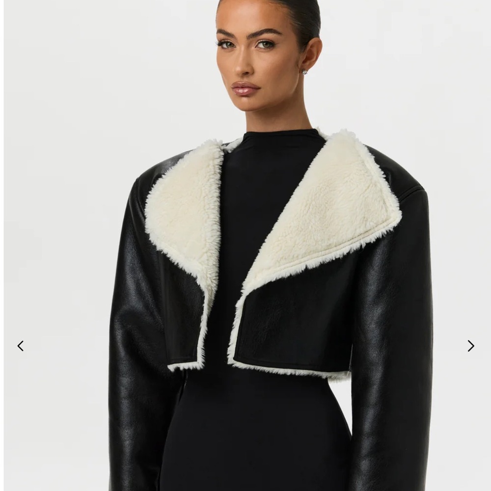 VEGAN LEATHER SHERPA CROPPED JACKET